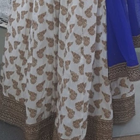 Blue and White Lehenga - Picture 6 of 7